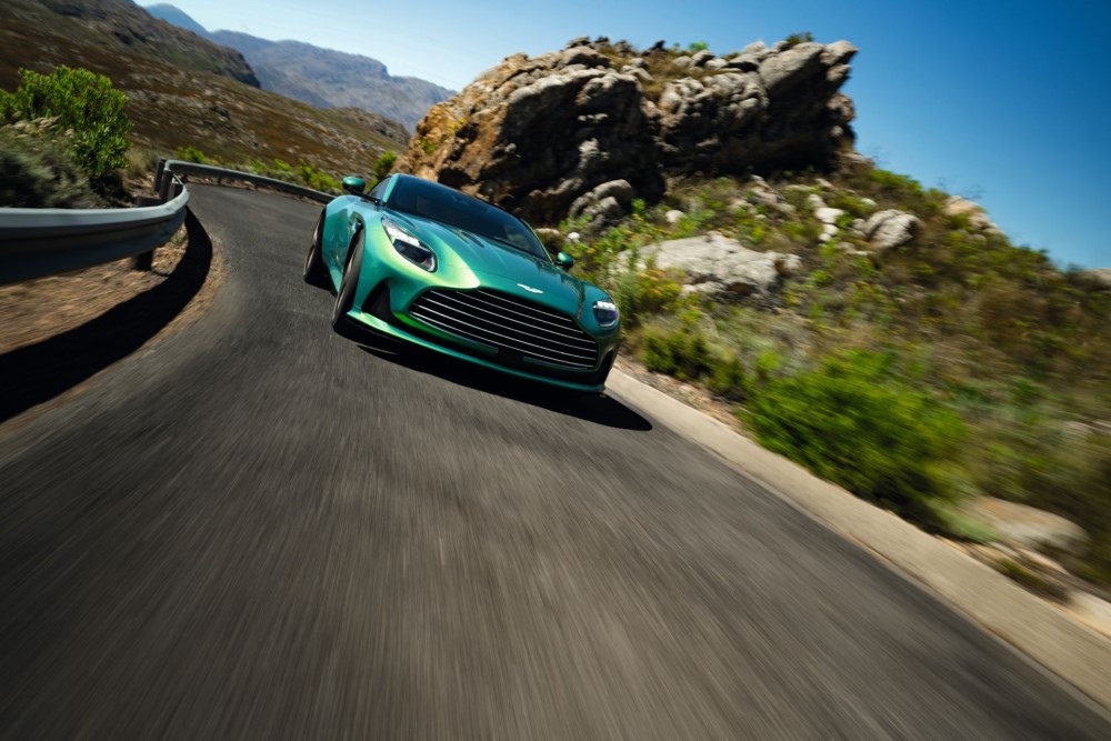 Anvelope Michelin pentru Aston Martin DB12 - primul Super Tourer din lume